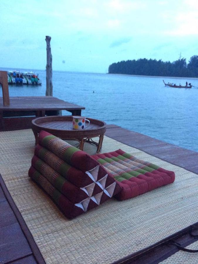 Sincere Hostel Bar And Bistro Ko Lanta Exterior foto