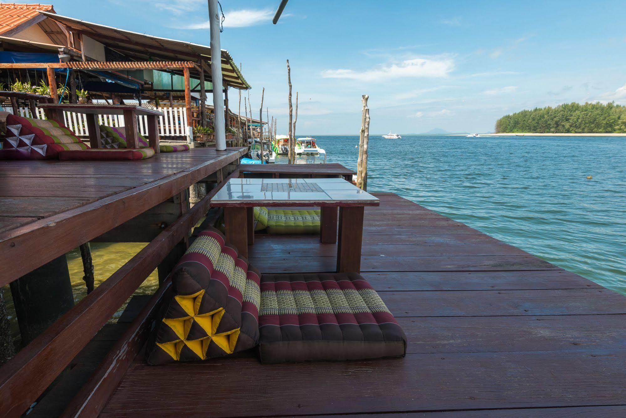 Sincere Hostel Bar And Bistro Ko Lanta Exterior foto