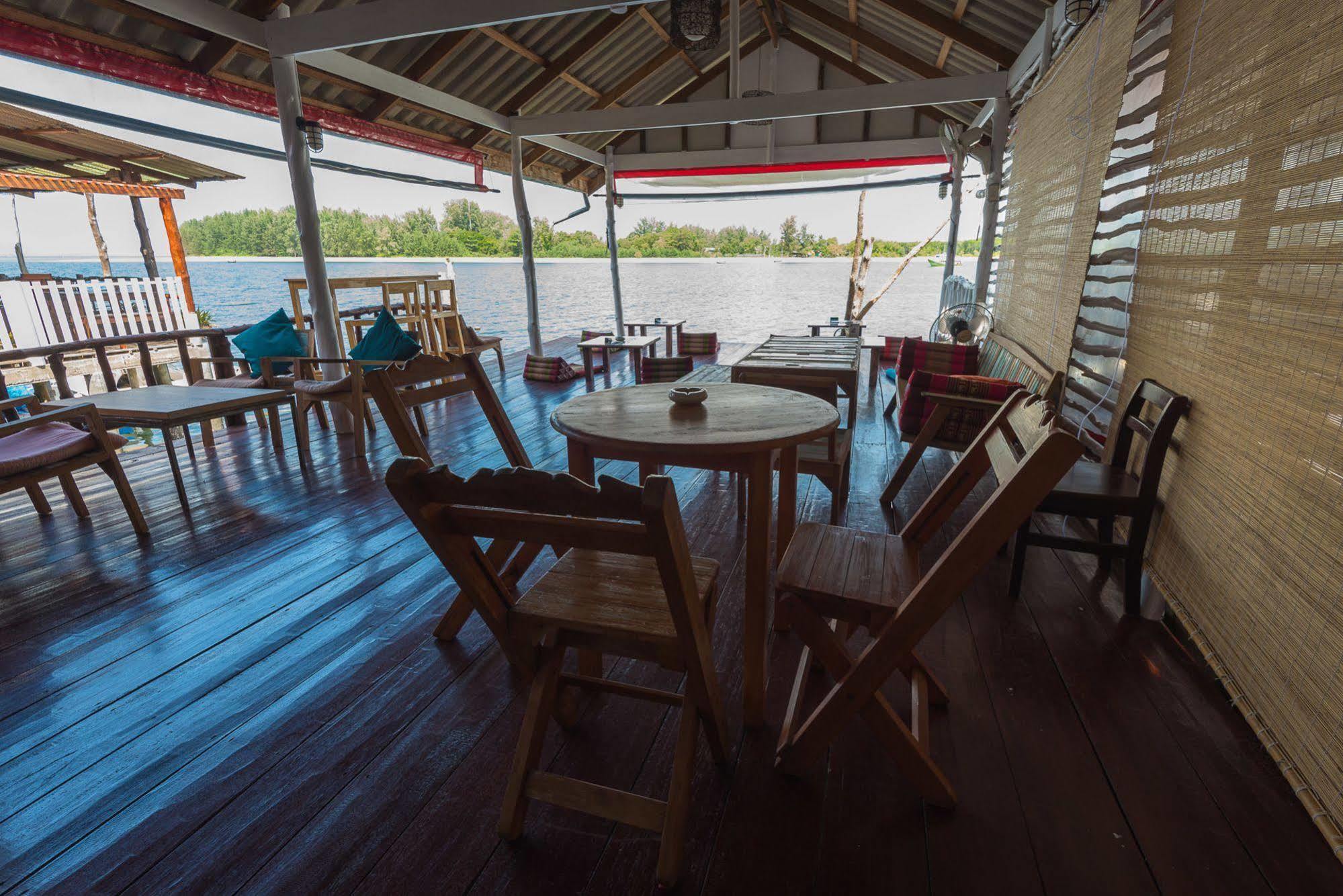 Sincere Hostel Bar And Bistro Ko Lanta Exterior foto